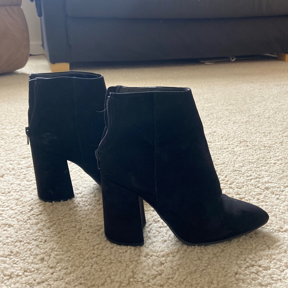 Steve Madden black booties (size 7)
